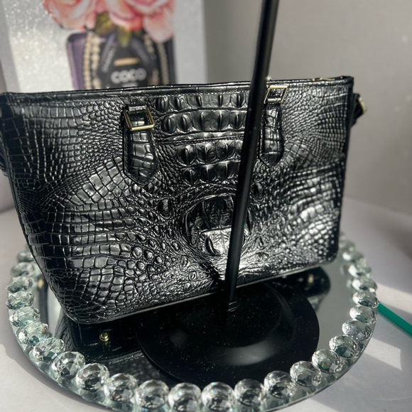 Brahmin NWOT Asher Satchel Black Melbourne Croc Embossed Crossbody - Picture 3 of 10